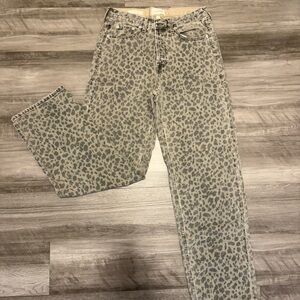 Universal Thread Gray Leopard Print Straight Leg Jeans
